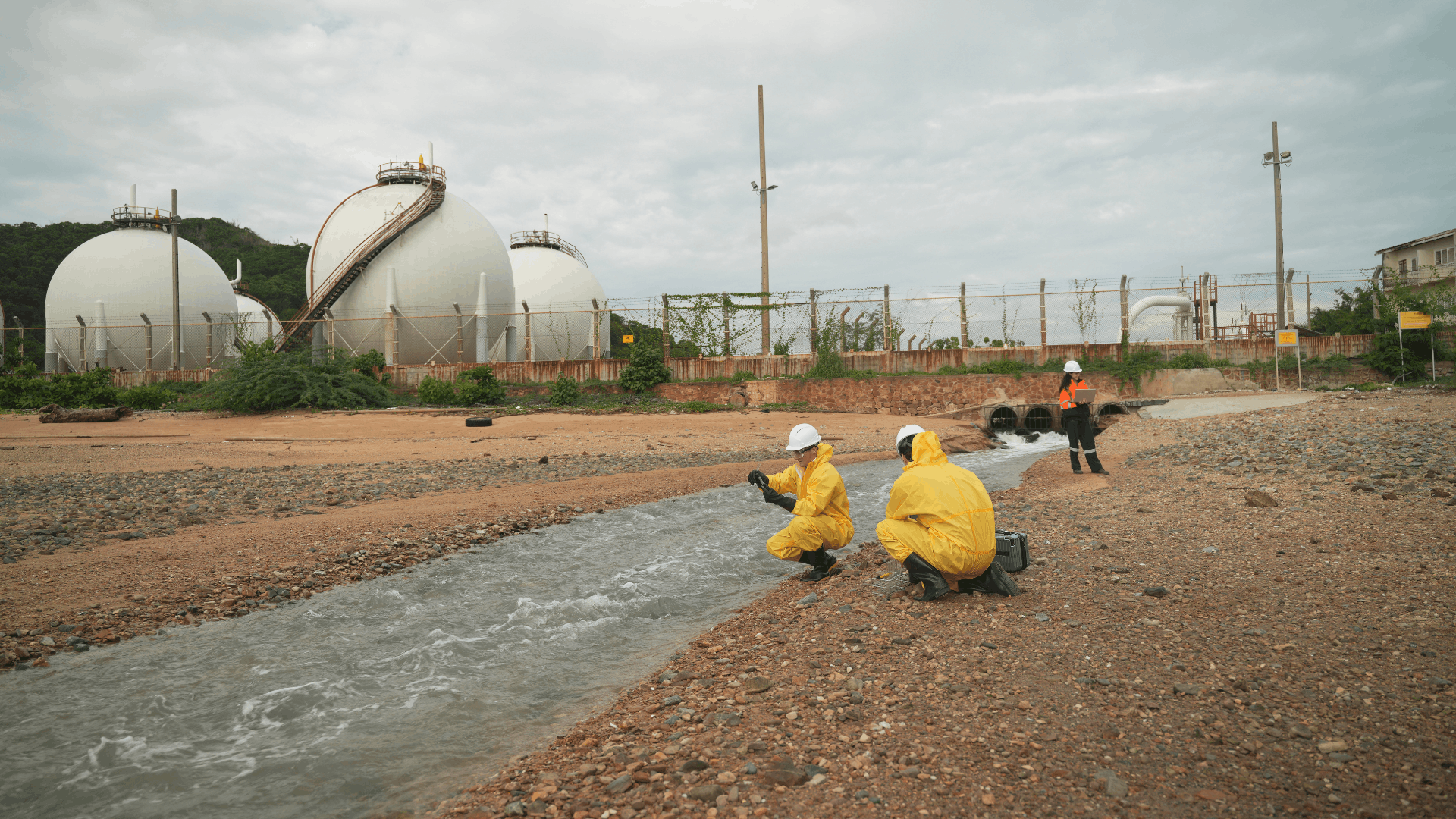 ดินและน้ำใต้ดิน